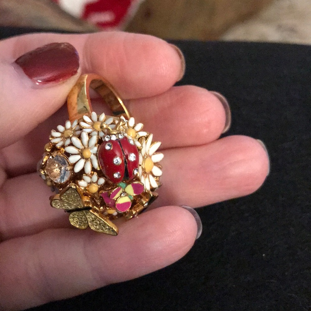 Size 7 gold tone Juicy Couture ring - Picture 6 of 8